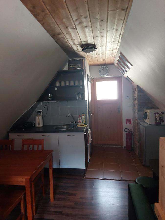 Chatka Pod Jaskynou Maluzina Buitenkant foto