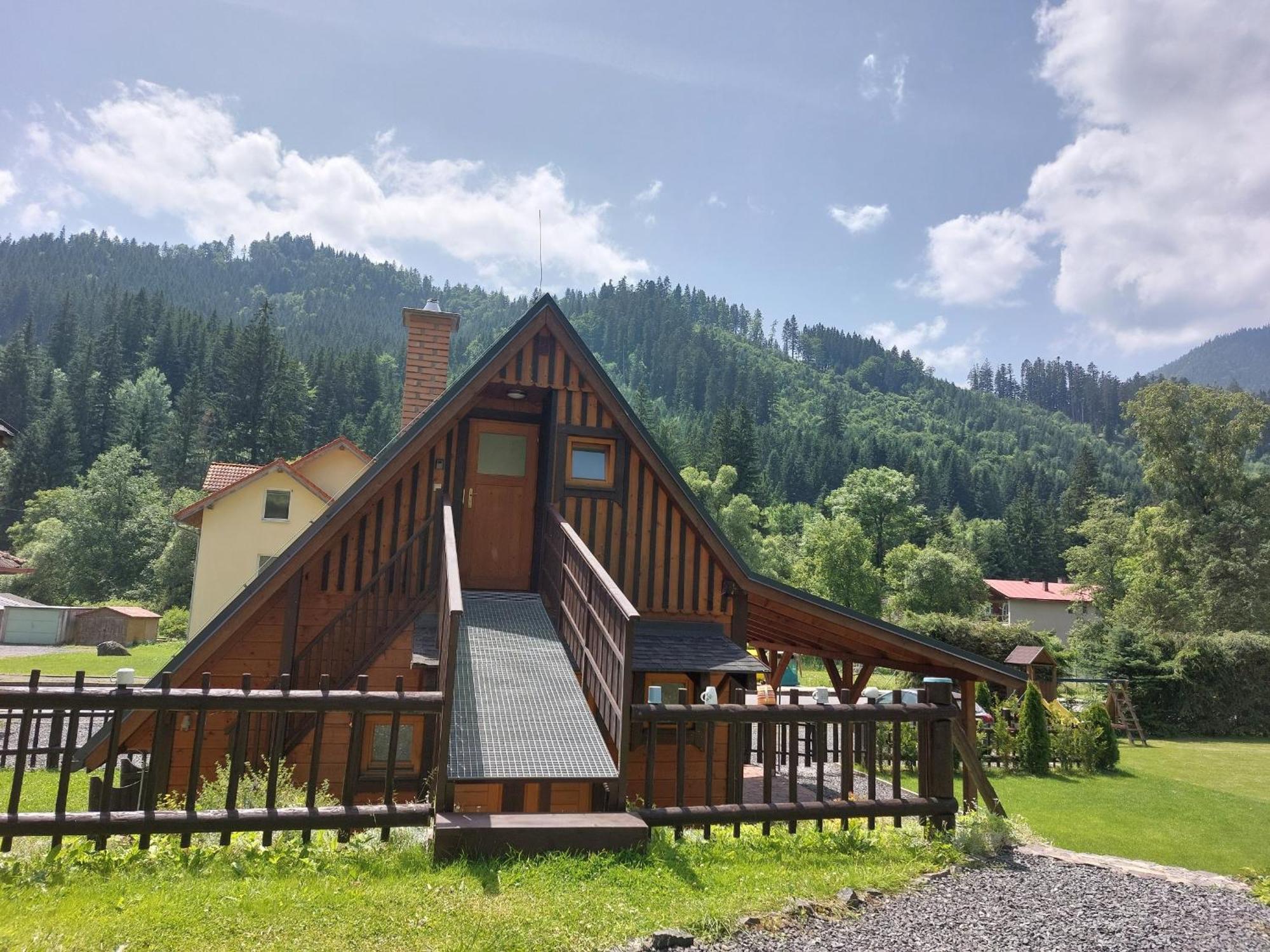 Chatka Pod Jaskynou Maluzina Buitenkant foto
